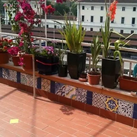 Tranquilla Stanza Zen Con Terrazza A Trastevere! 홈스테이